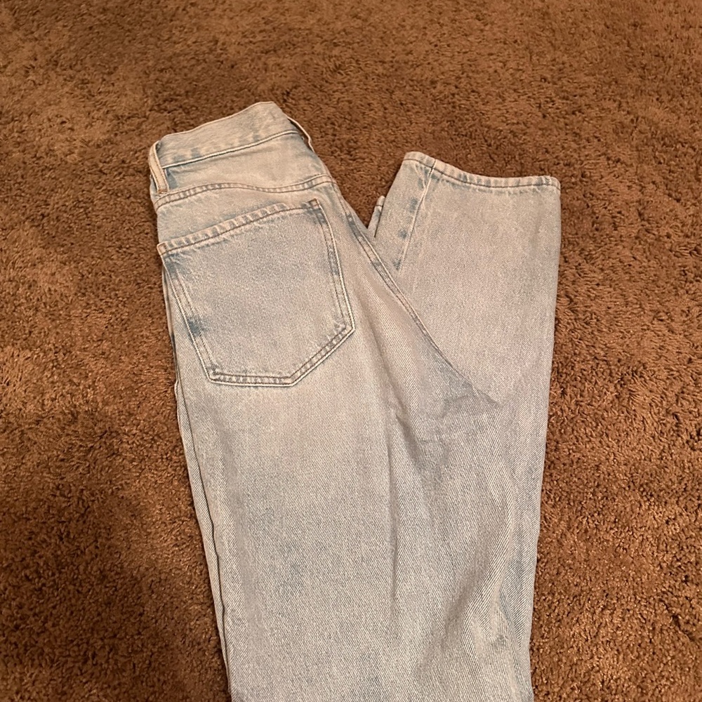 Pink Top and Light Blue Ripped Jeans - Picture 4 of 7